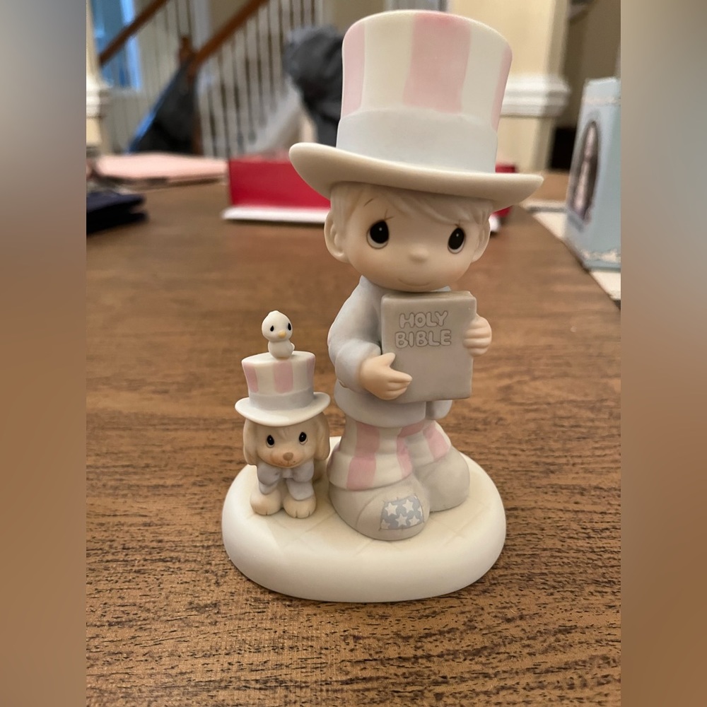 Precious Moments "God Bless America" 102938 Limited Edition Commemorative.